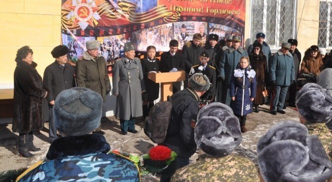 В школе №35 открыли мемориальную доску Герою Советского Союза Ю.Н. Павлову